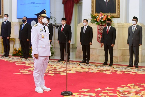 Presiden Lantik Andi Sudirman Sulaiman sebagai Gubenur Sulawesi Selatan