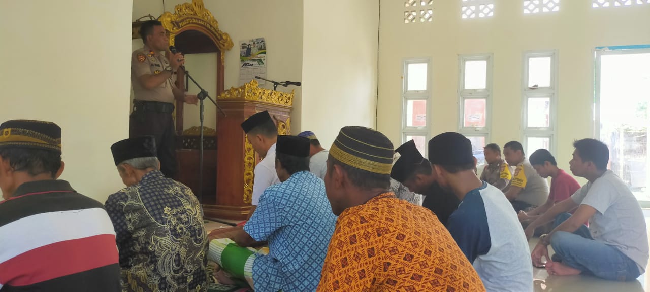 KAPOLSEK MAPPAKASUNGGU BERI HIMBAUAN KAMTIBMAS USAI SHOLAT DHUHUR.
