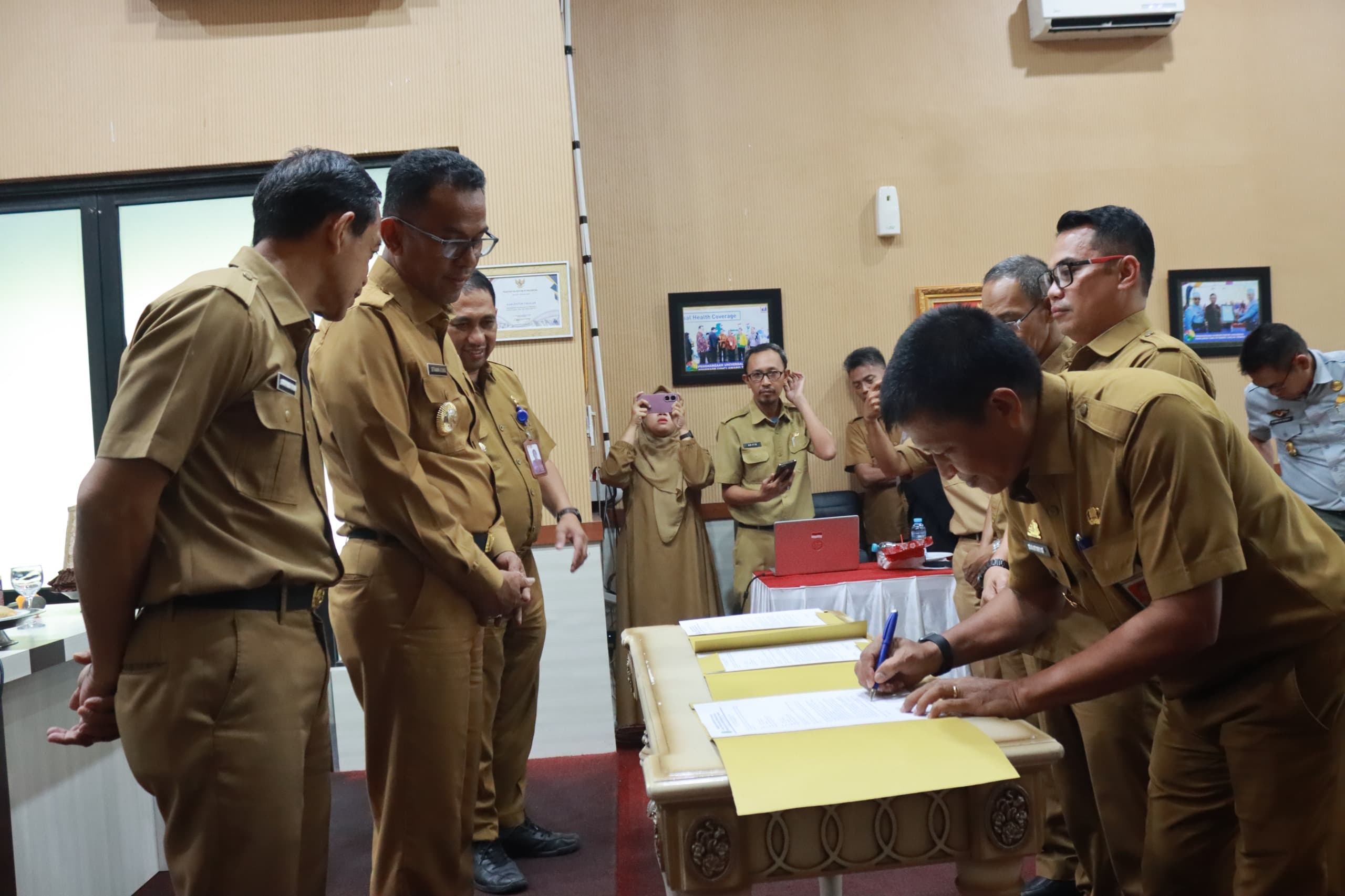 Serius Dalam Percepatan Penghapusan Kemiskinan Ekstrem di Takalar, Pj. Bupati Kumpulkan Kepala OPD dan Camat se-Kab. Takalar