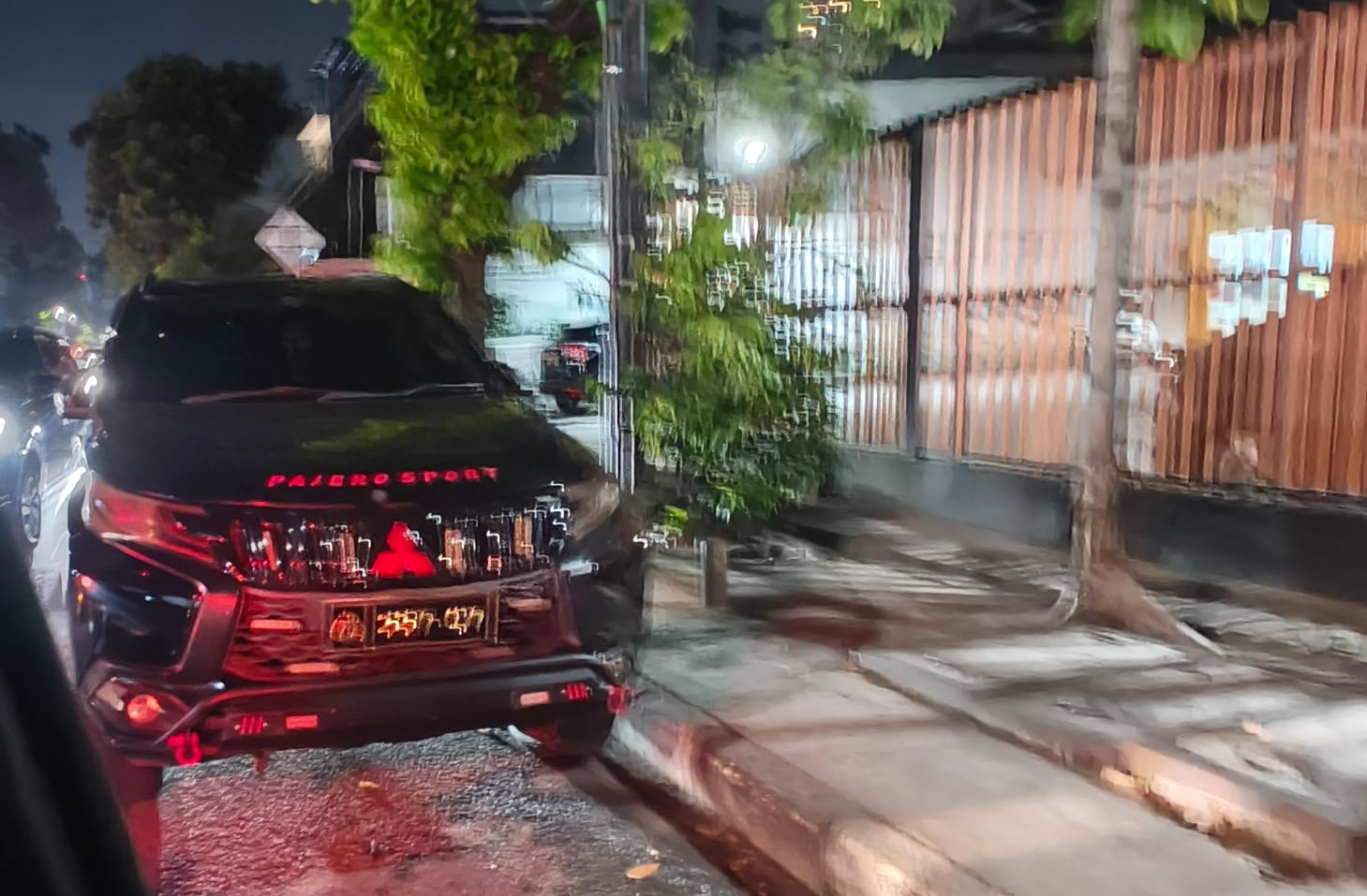Bukan Polisi, Kok Sekjen PP Pelti Gunakan Mobil Pajero Berplat Dinas Polri?